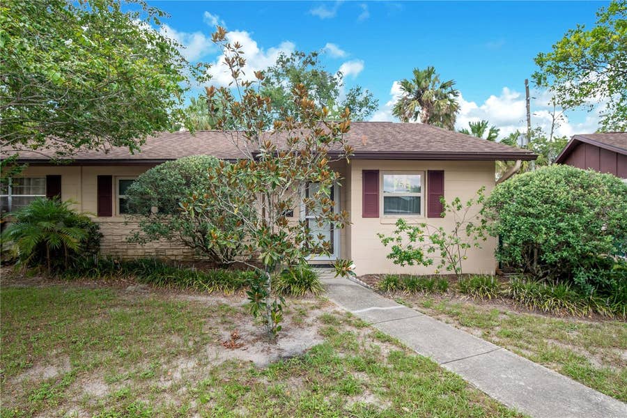 Property photo for 13 VILLA VILLAR COURT, #130, DeLand, FL