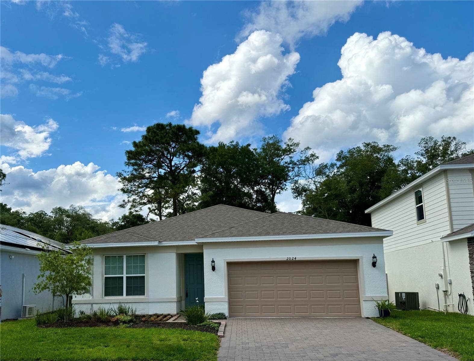 2024 CANOPY TERRACE BOULEVARD, DeLand, FL 32724 Front Yard
