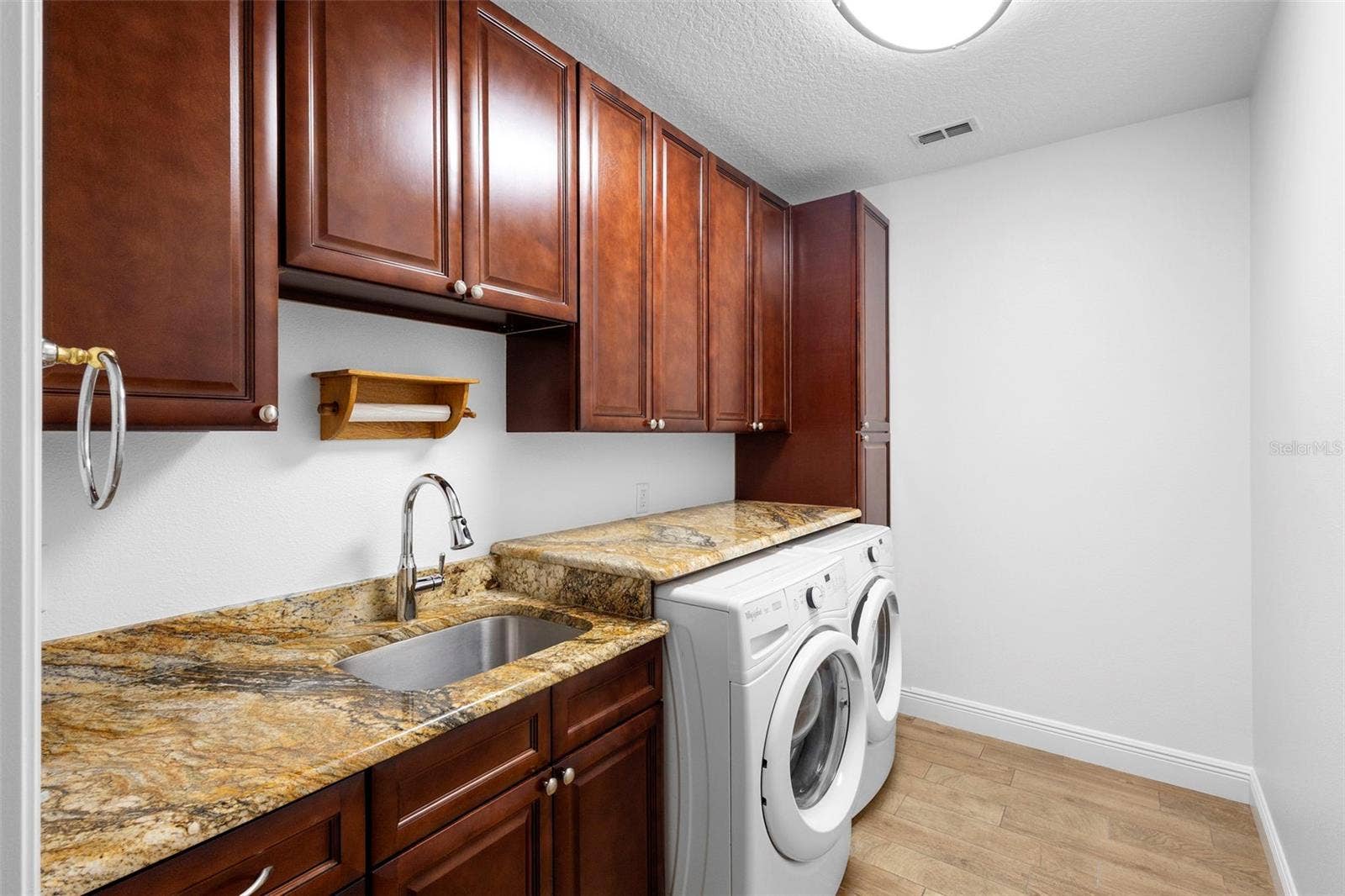 73 SANCTUARY AVENUE, Debary, FL 32713 LAUNDRY ROOM