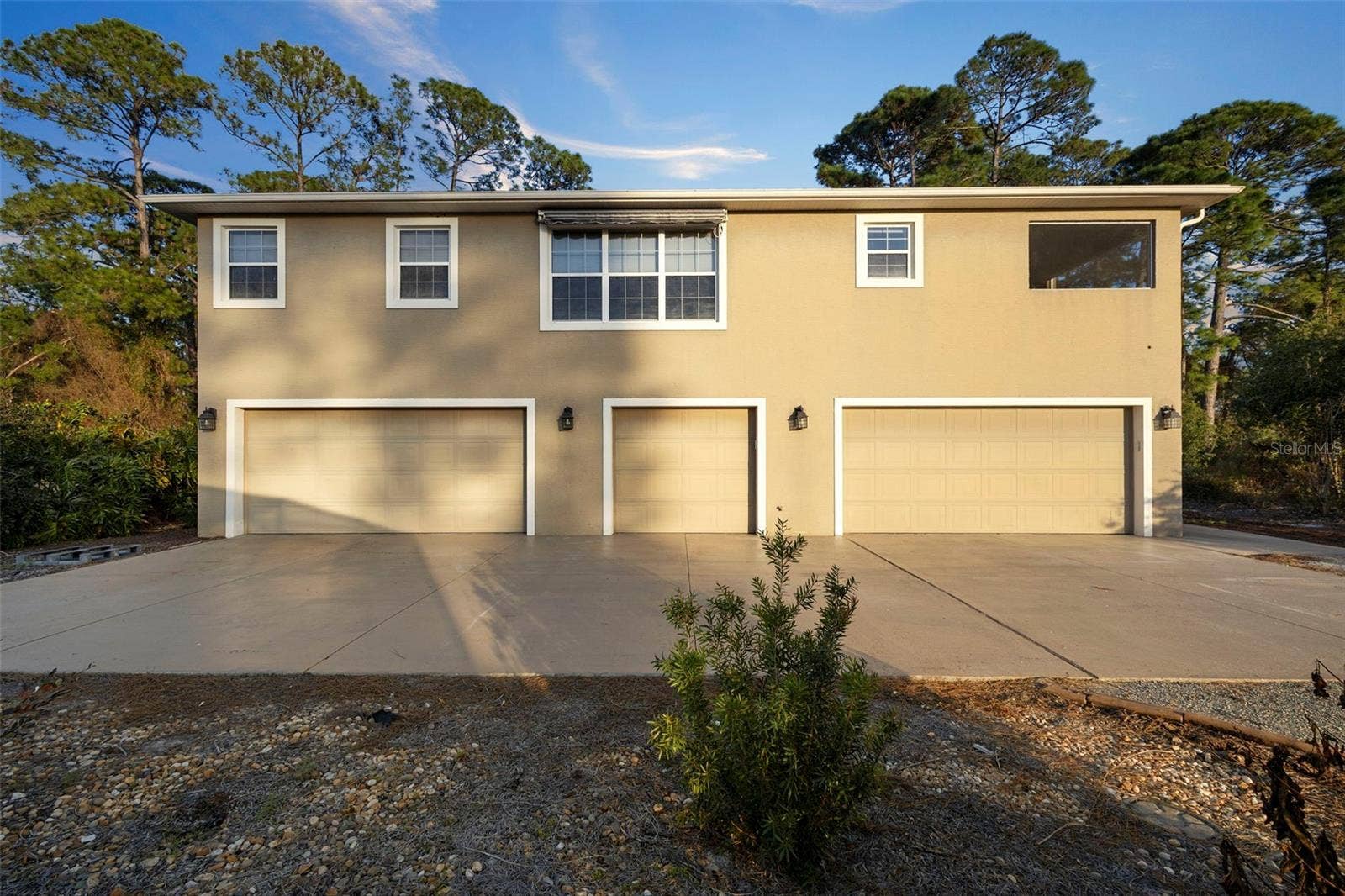 73 SANCTUARY AVENUE, Debary, FL 32713 DETACHED ADU W/ 5 CAR GARAGE