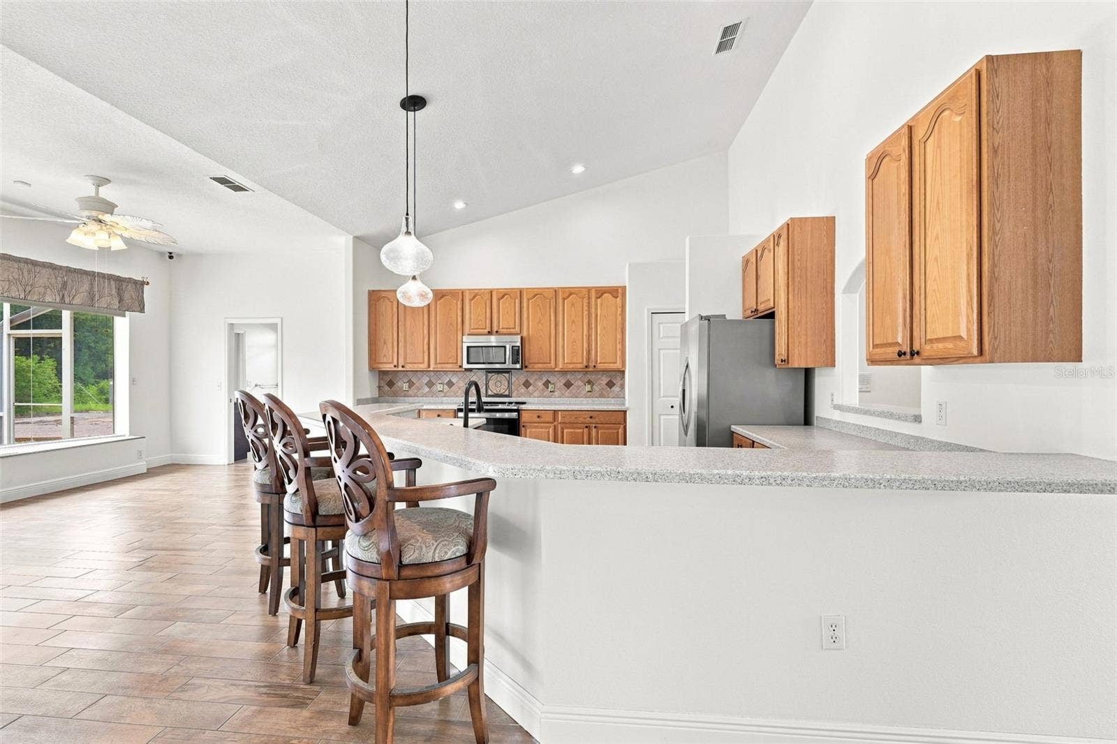73 SANCTUARY AVENUE, Debary, FL 32713 KITCHEN BAR TOP