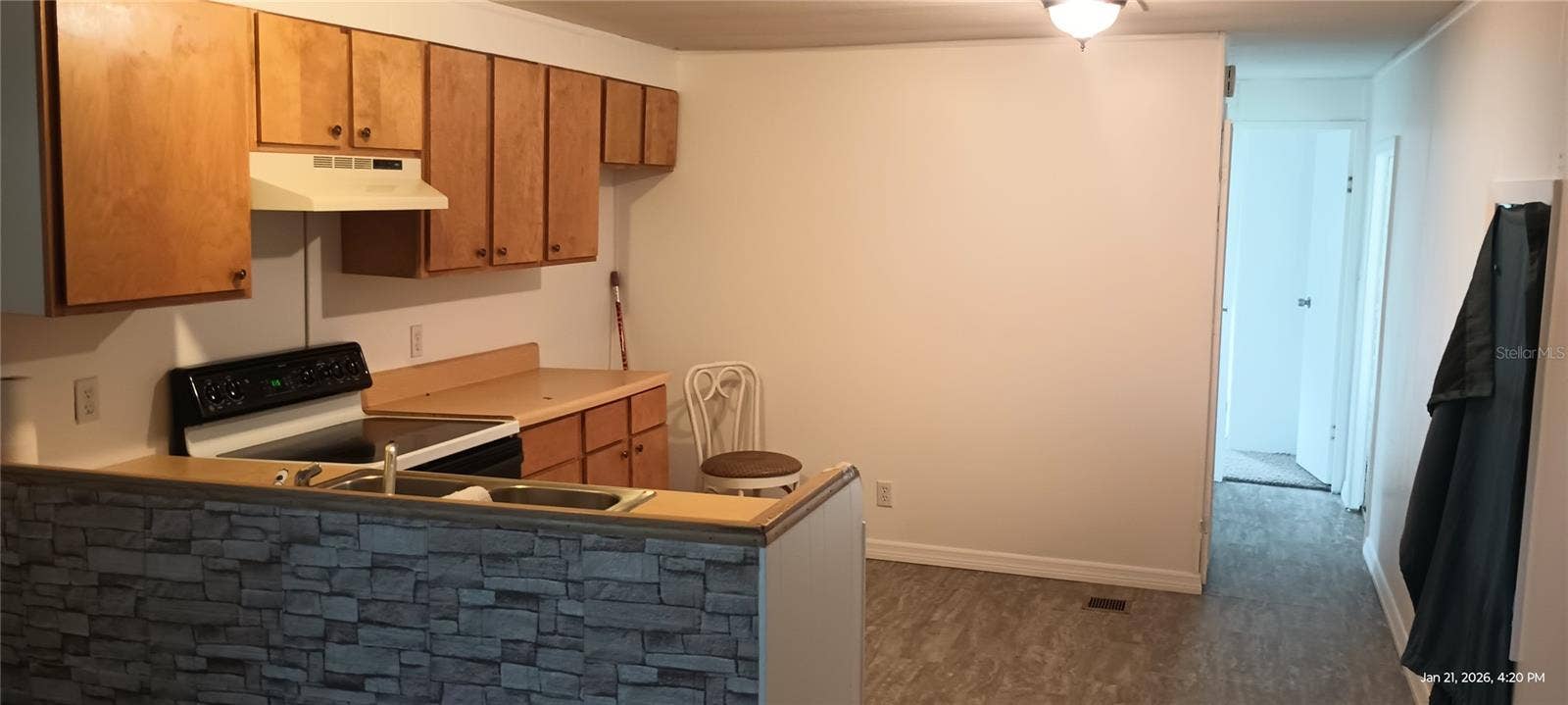 5321 CHRISTIANCY AVENUE, Port Orange, FL 32127 Modern kitchen