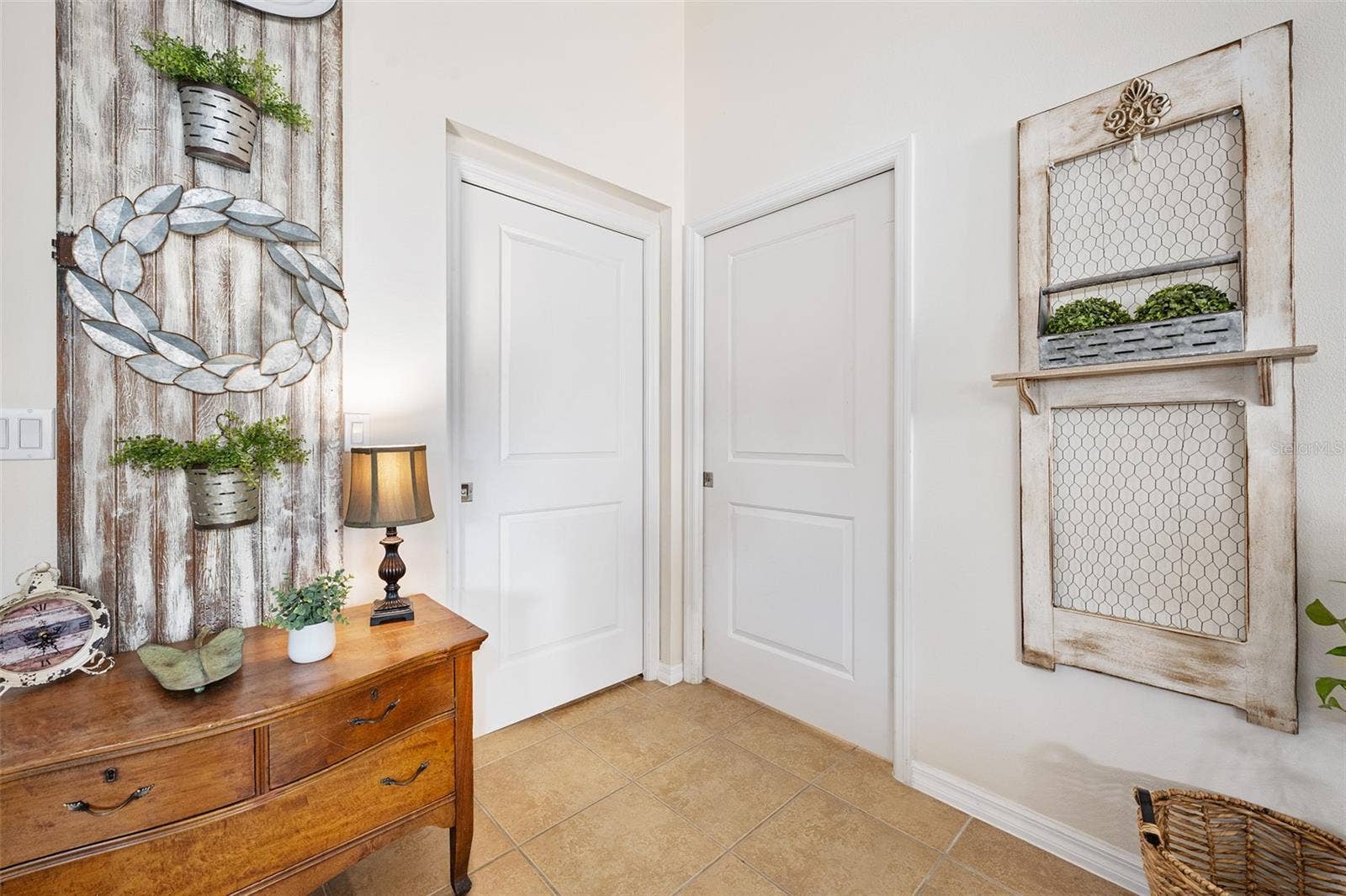 372 CHELSEA PLACE AVENUE, Ormond Beach, FL 32174 Pocket doors close off hallways