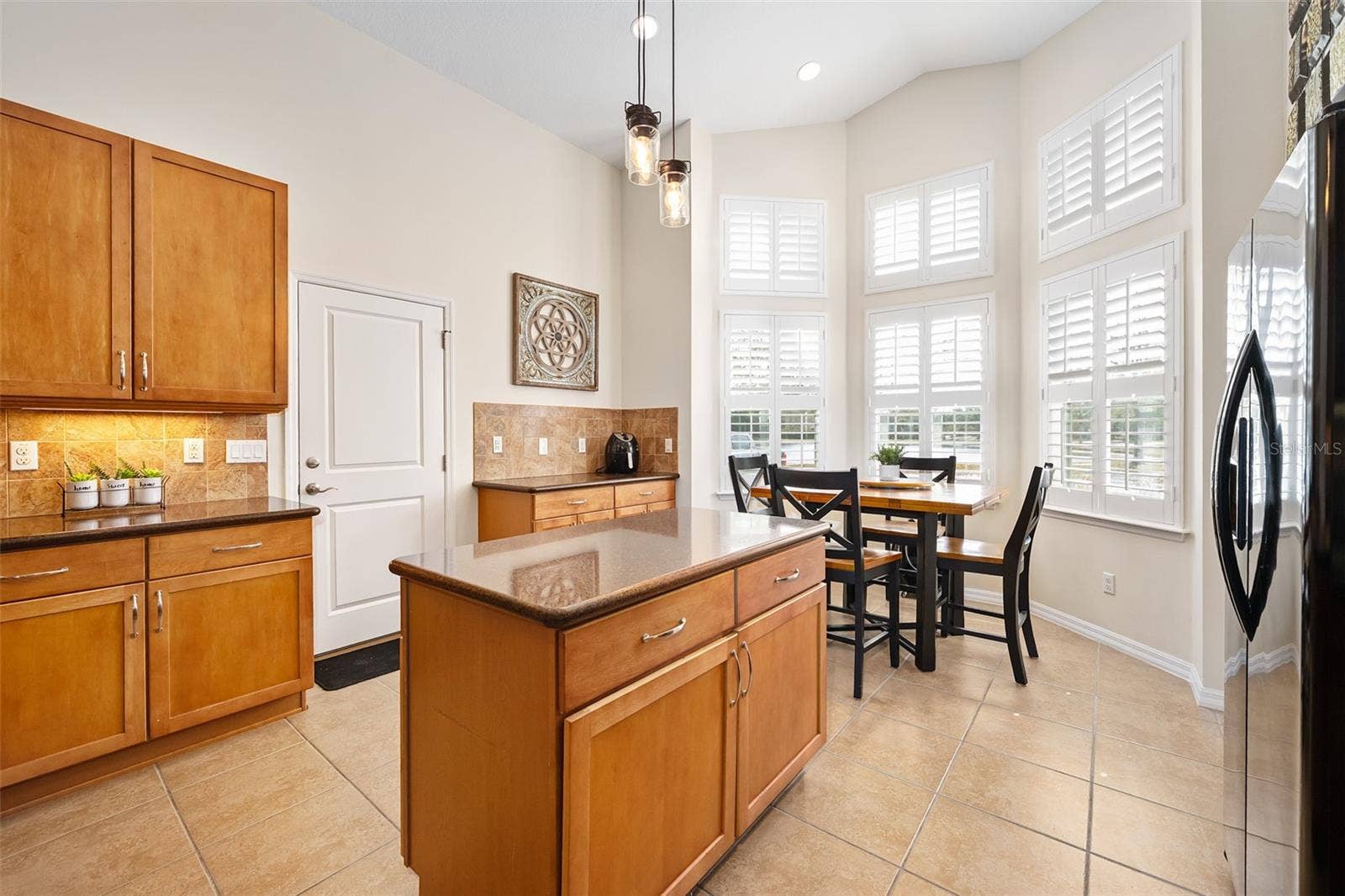 372 CHELSEA PLACE AVENUE, Ormond Beach, FL 32174 Lots of natural lighting