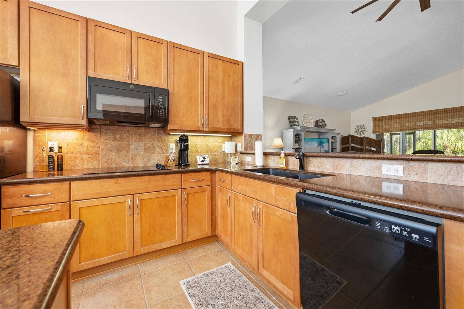 372 CHELSEA PLACE AVENUE, Ormond Beach, FL 32174 Beautiful granite