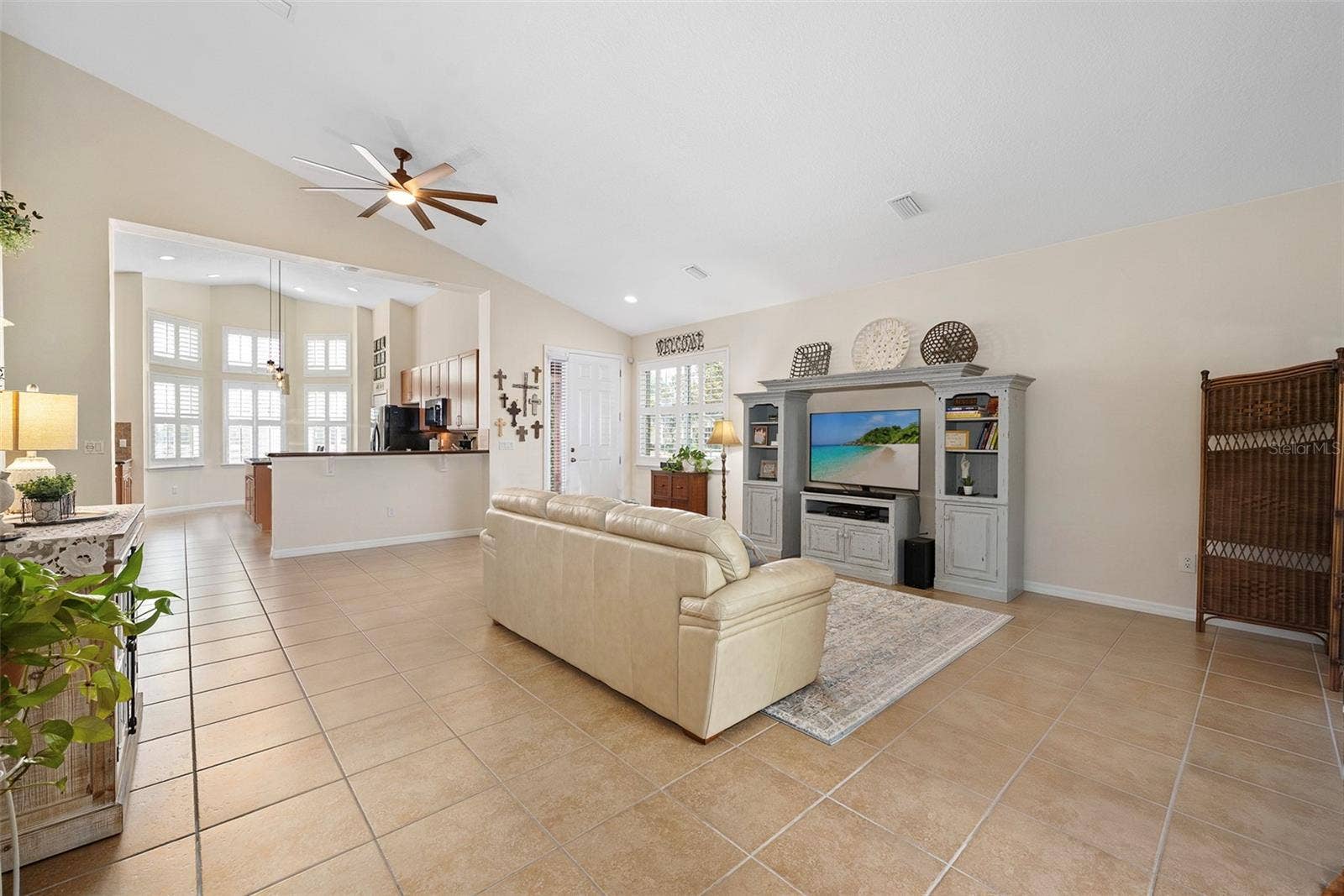 372 CHELSEA PLACE AVENUE, Ormond Beach, FL 32174 Sacious
