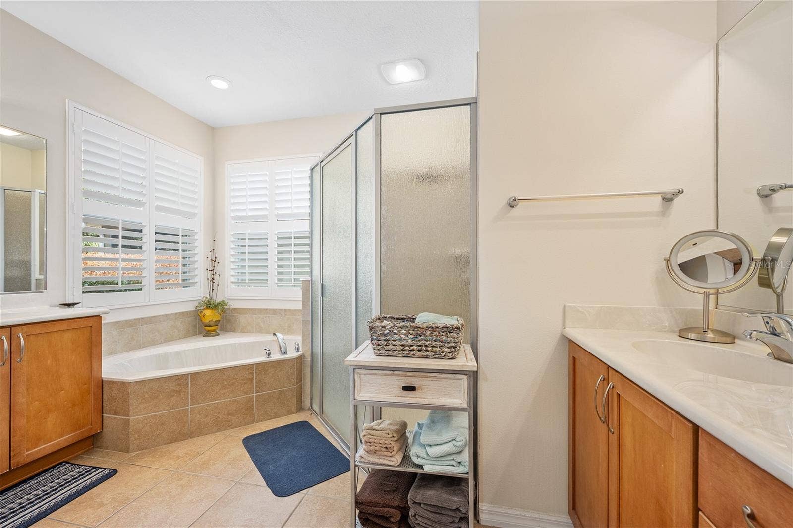 372 CHELSEA PLACE AVENUE, Ormond Beach, FL 32174 Dual split vanities