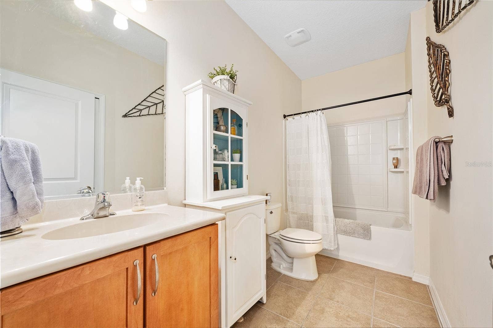 372 CHELSEA PLACE AVENUE, Ormond Beach, FL 32174 Shower/tub combo