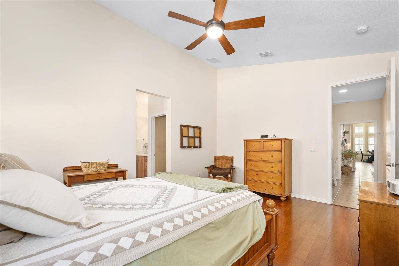372 CHELSEA PLACE AVENUE, Ormond Beach, FL 32174 En suite bath