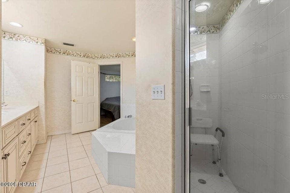 29 SHERRINGTON DRIVE, Ormond Beach, FL 32174 29 SHERRINGTON DRIVE, Ormond Beach, FL 32174