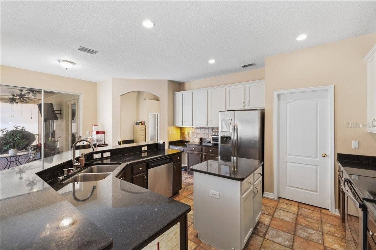 7909 FERNLEAF DRIVE, Orlando, FL 32836 Kitchen - Dining Room