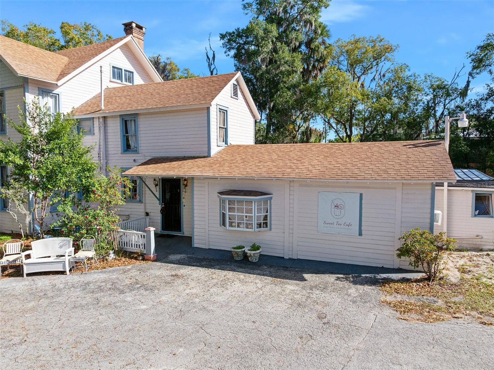 228 W HOWRY AVENUE, Deland, FL 32720 228 W HOWRY AVENUE, Deland, FL 32720