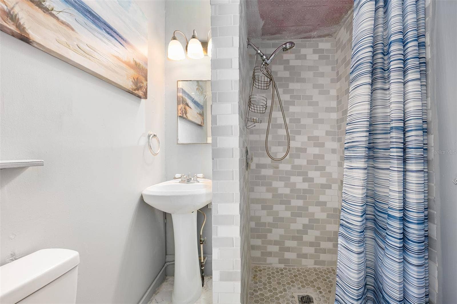 228 W HOWRY AVENUE, Deland, FL 32720 228 W HOWRY AVENUE, Deland, FL 32720