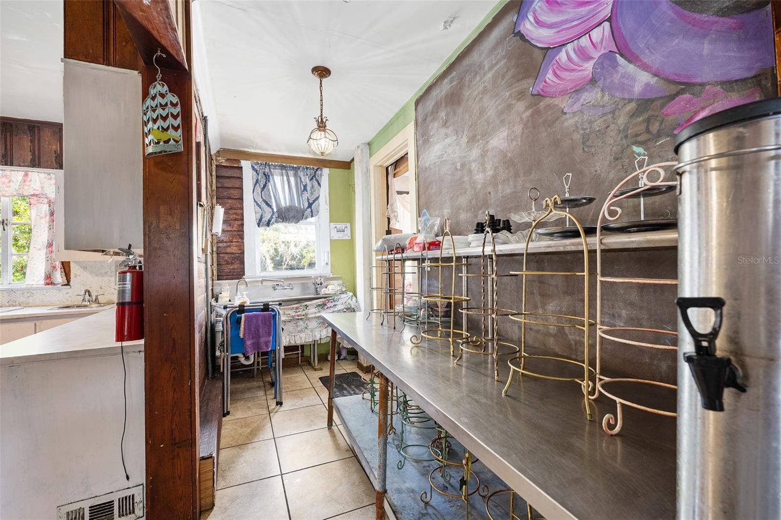 228 W HOWRY AVENUE, Deland, FL 32720 228 W HOWRY AVENUE, Deland, FL 32720