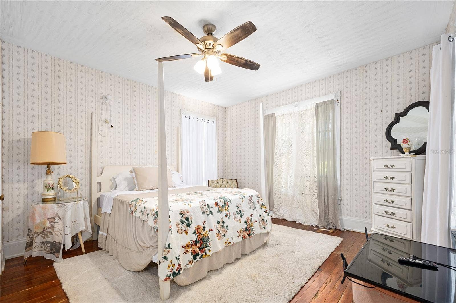 228 W HOWRY AVENUE, Deland, FL 32720 228 W HOWRY AVENUE, Deland, FL 32720