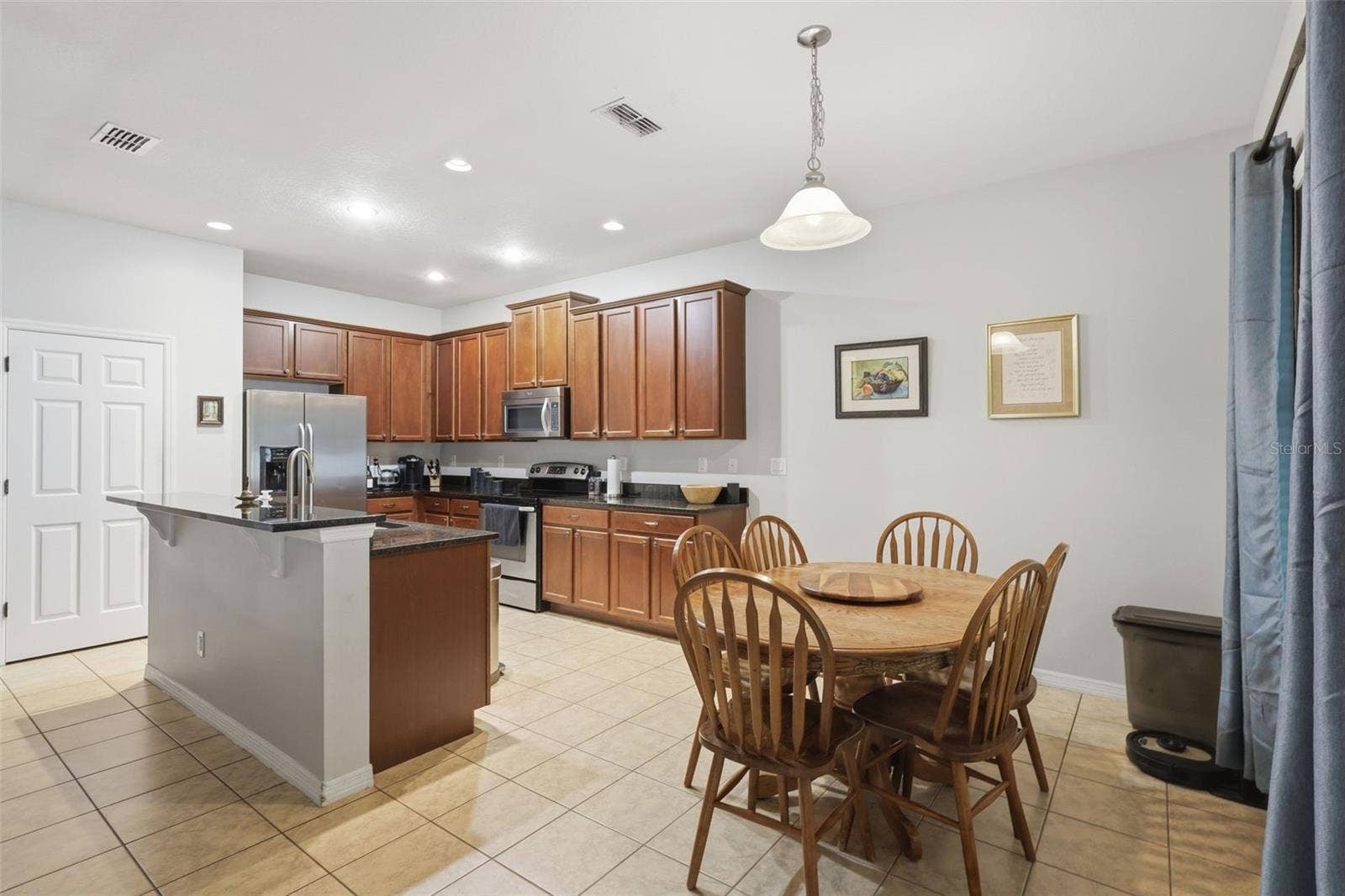 1604 BLUE GRASS BOULEVARD, Deland, FL 32724 Kitchen & Dine-in Space