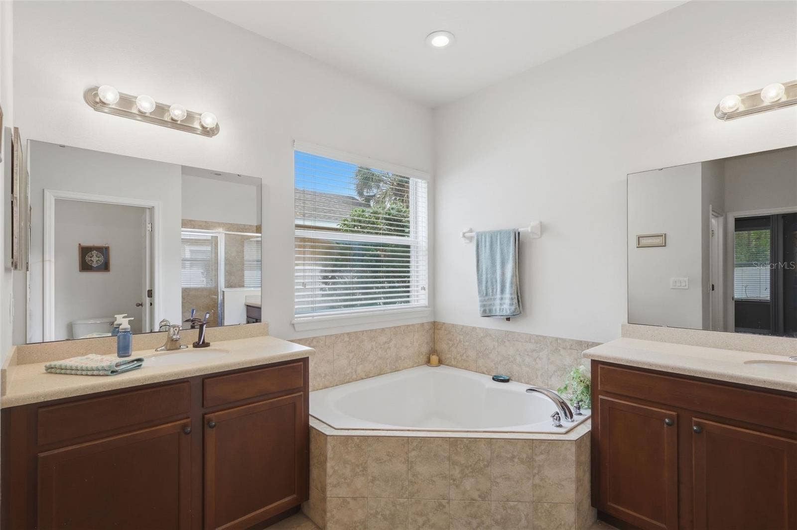 1604 BLUE GRASS BOULEVARD, Deland, FL 32724 1st Floor Primary En-Suite Bath