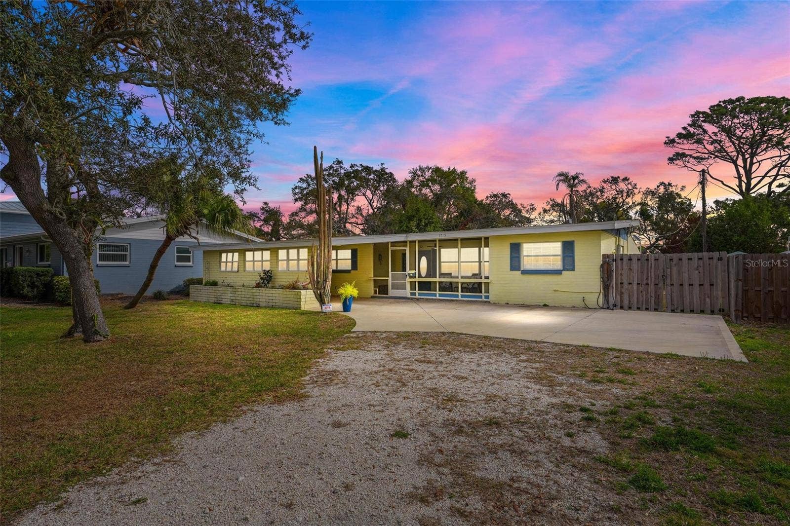 1715 ARECA WAY, Daytona Beach, FL 32117 1715 ARECA WAY, Daytona Beach, FL 32117