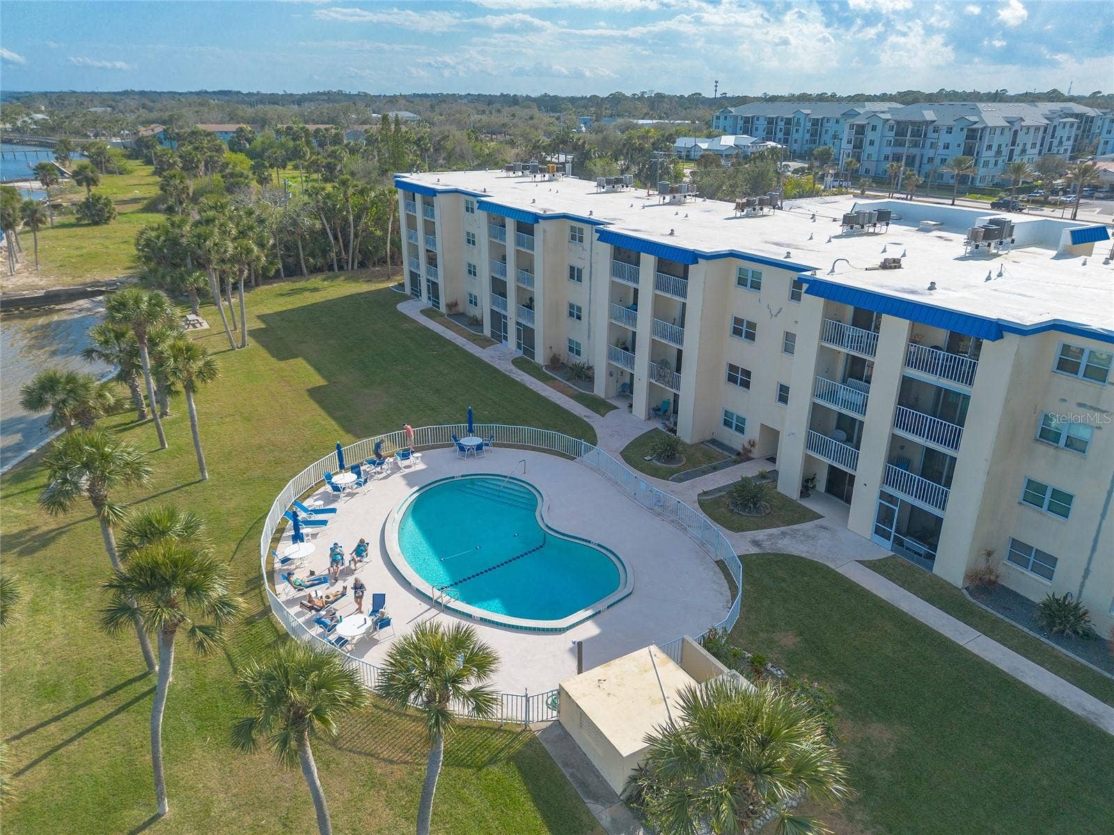 3131 S RIDGEWOOD AVENUE, #101, South Daytona, FL 32119 Riverfront Pool