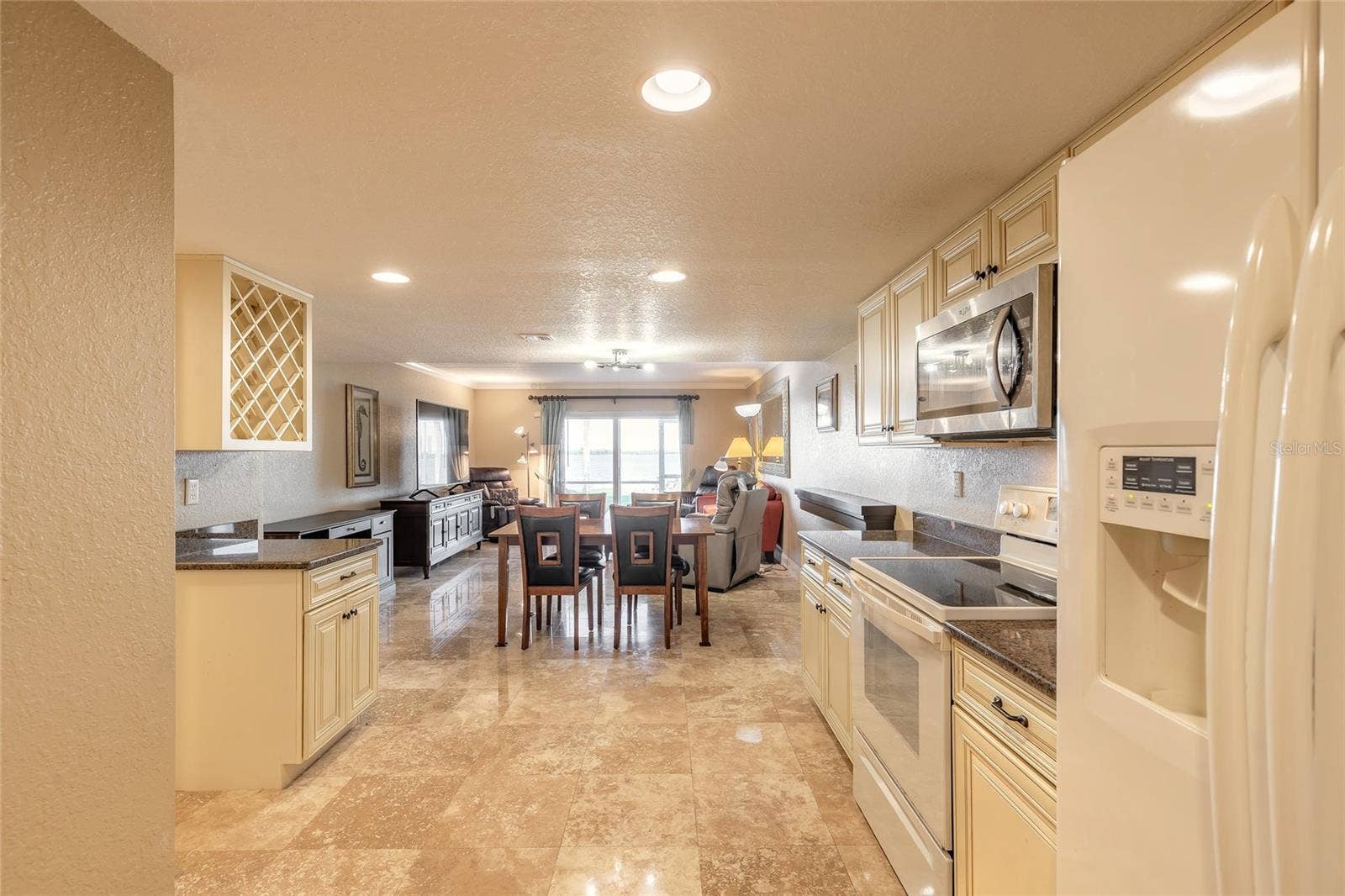 3131 S RIDGEWOOD AVENUE, #101, South Daytona, FL 32119 Full Appliance Package