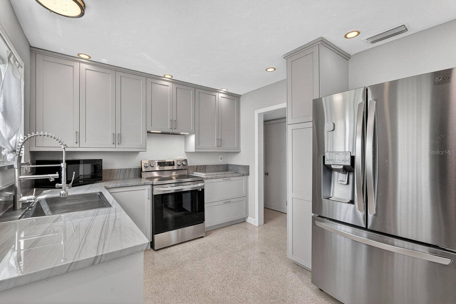 1238 SUWANEE ROAD, Daytona Beach, FL 32114 1238 SUWANEE ROAD, Daytona Beach, FL 32114