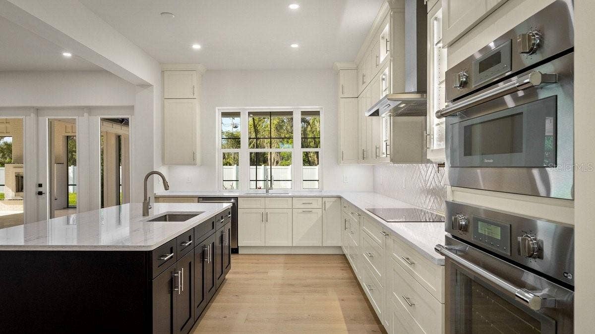 825 PHEASANT RUN COURT W, Port Orange, FL 32127