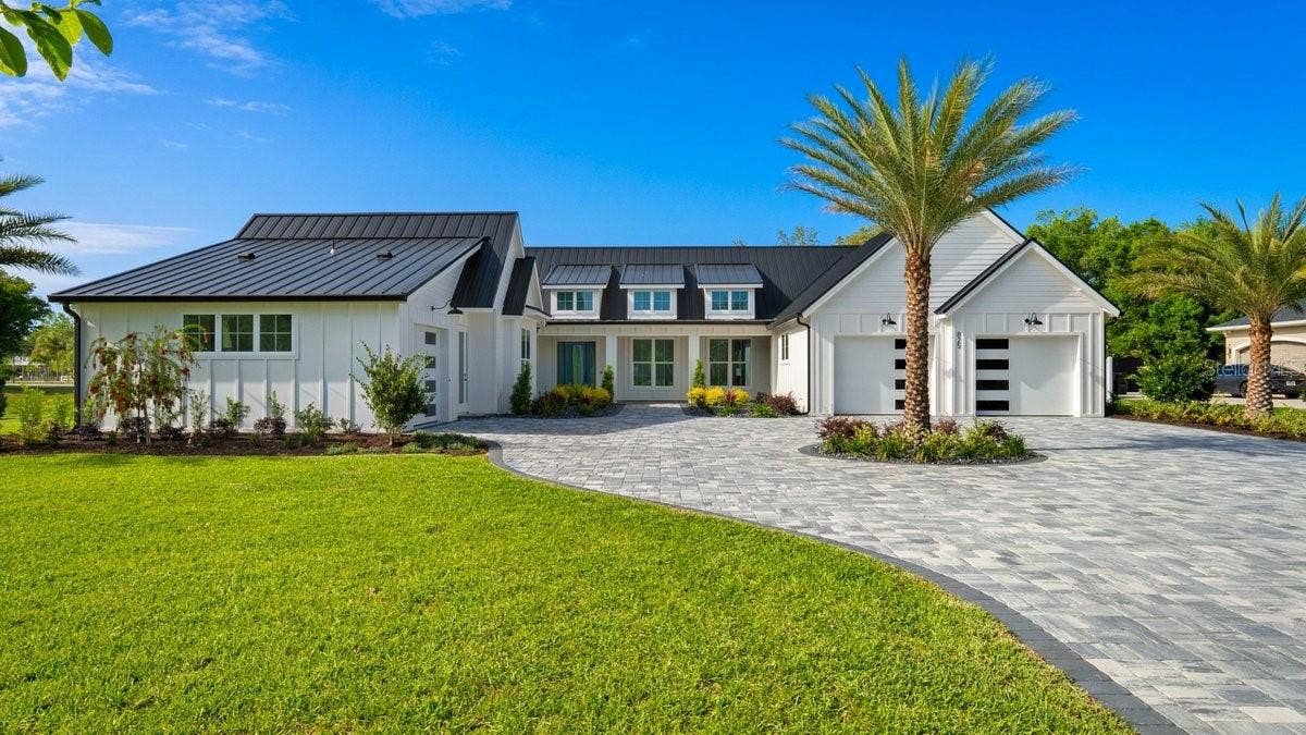 825 PHEASANT RUN COURT W, Port Orange, FL 32127