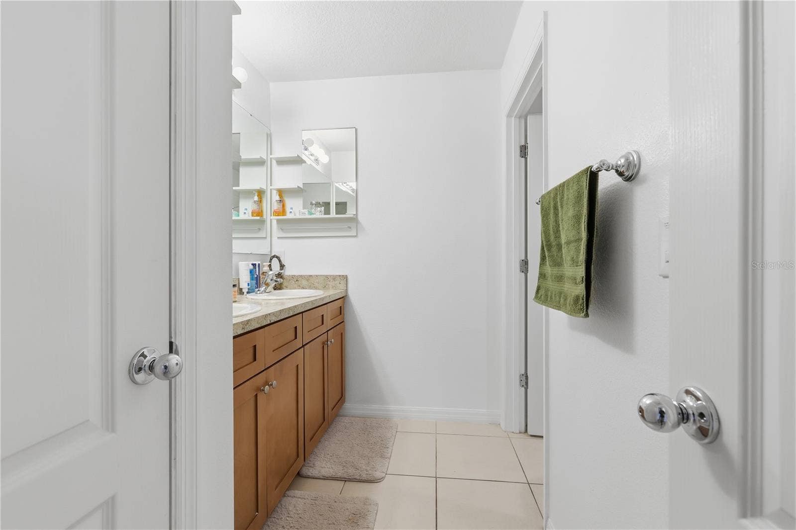 831 OAK HOLLOW LOOP, Deland, FL 32724