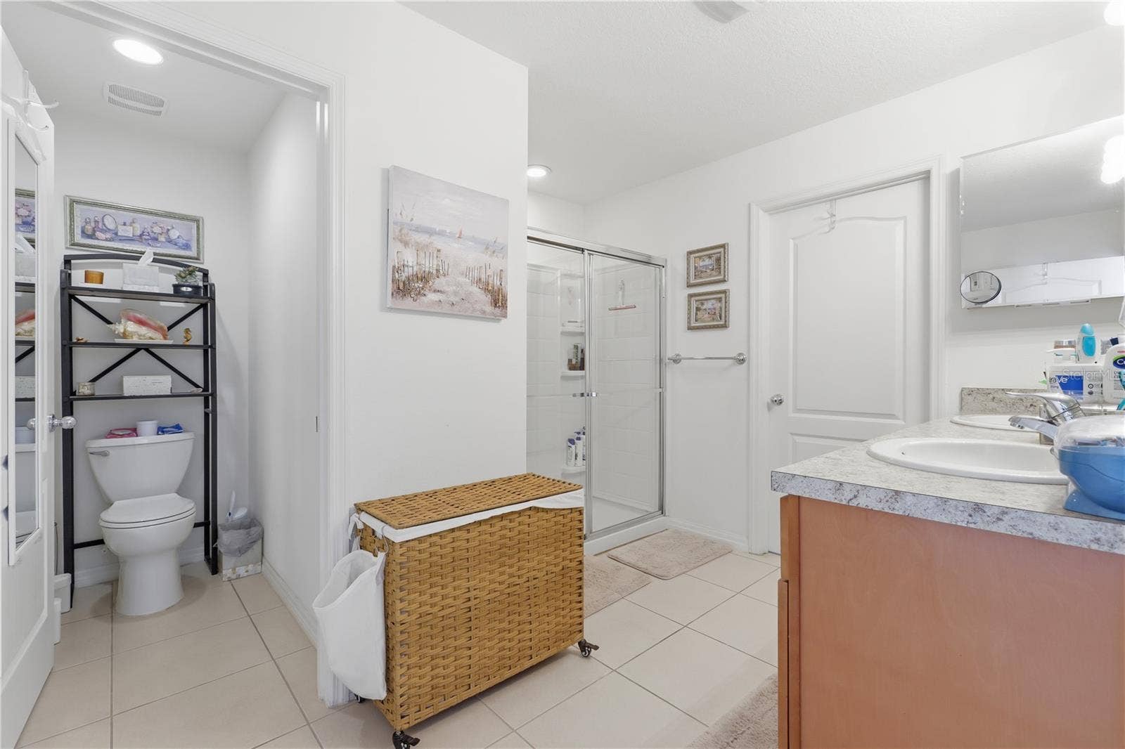 831 OAK HOLLOW LOOP, Deland, FL 32724