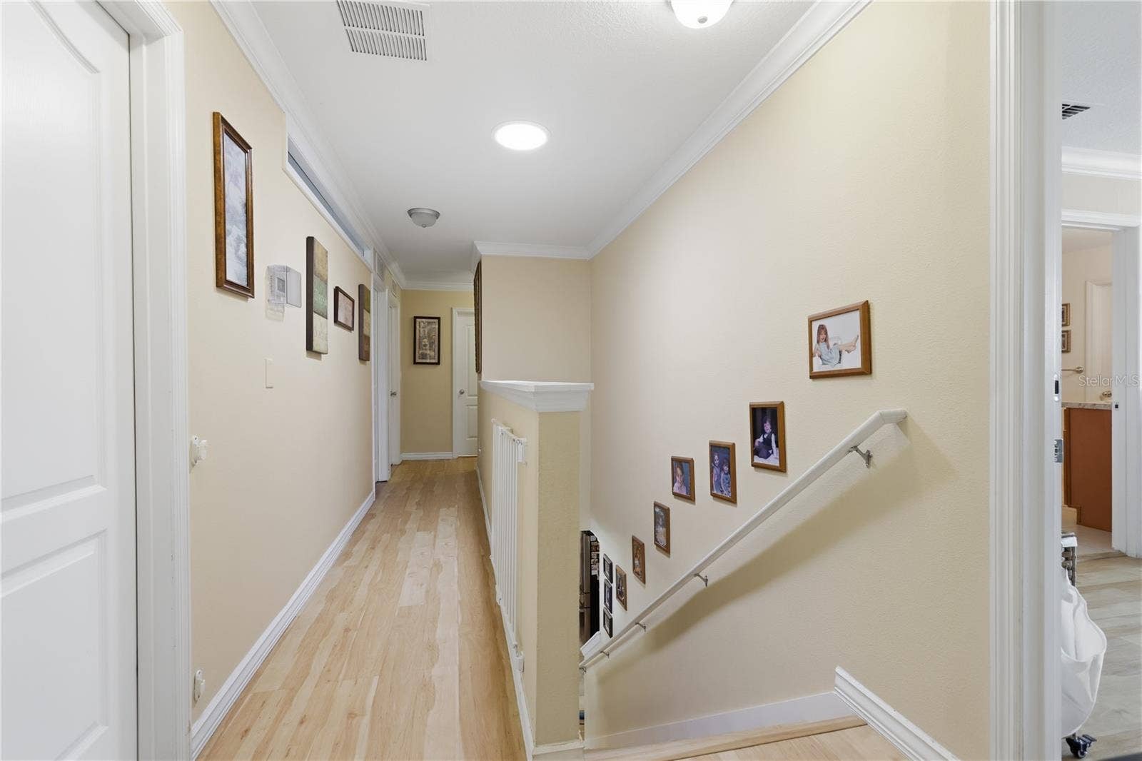 831 OAK HOLLOW LOOP, Deland, FL 32724