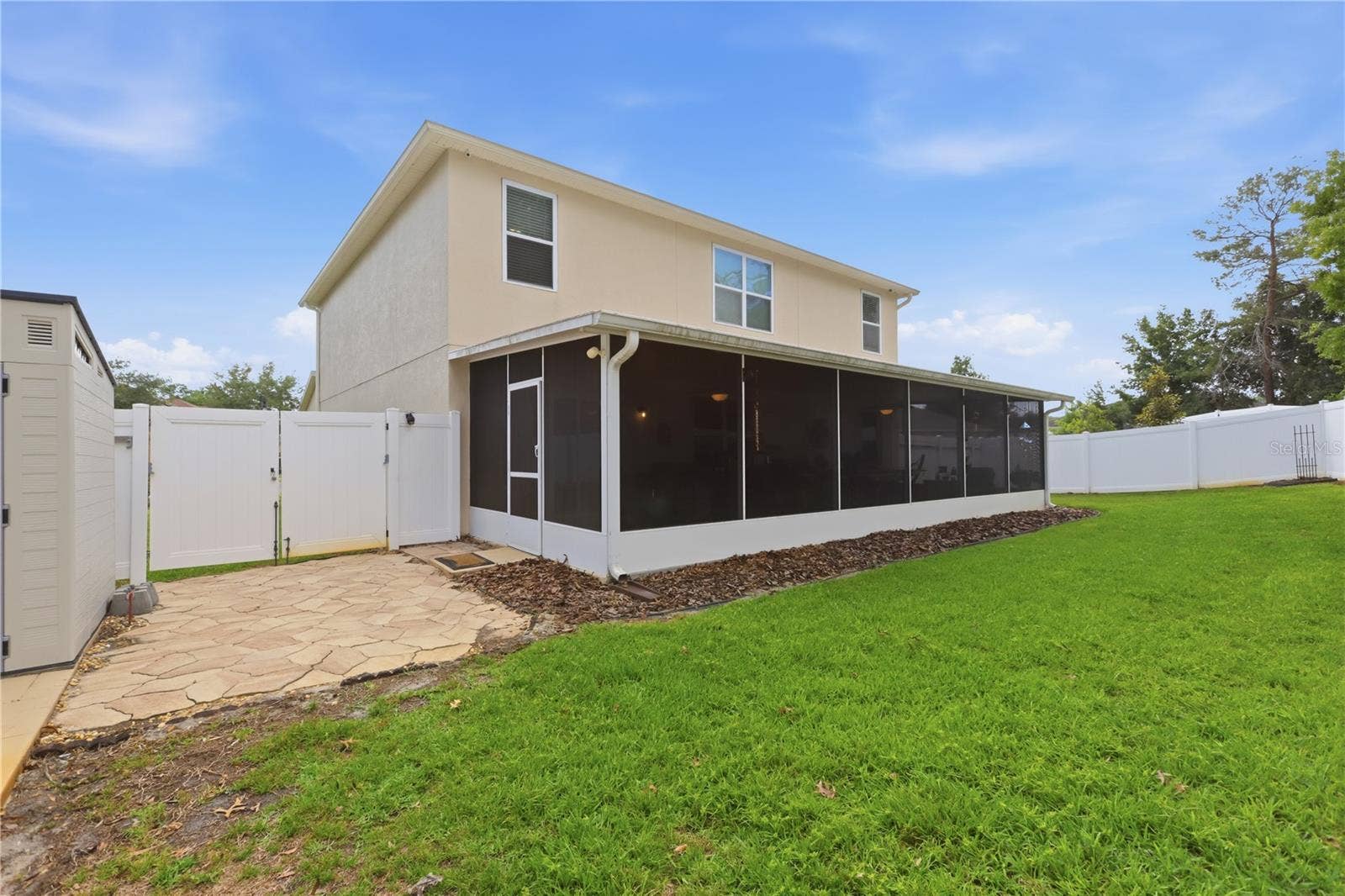 831 OAK HOLLOW LOOP, Deland, FL 32724