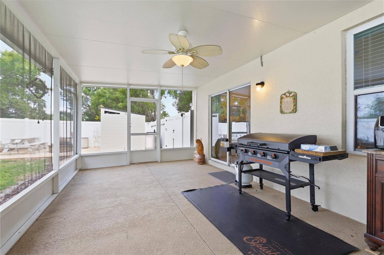 831 OAK HOLLOW LOOP, Deland, FL 32724