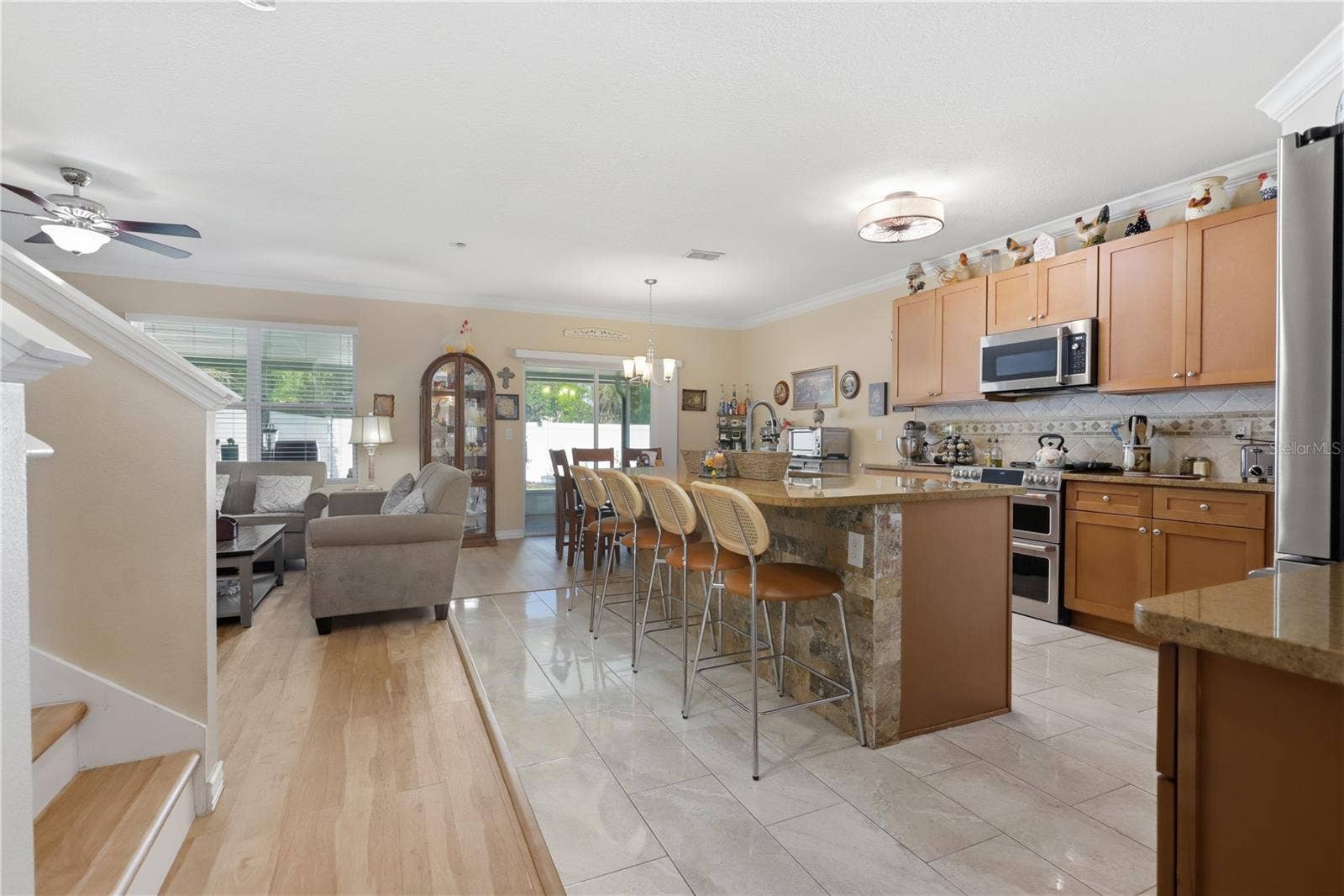 831 OAK HOLLOW LOOP, Deland, FL 32724