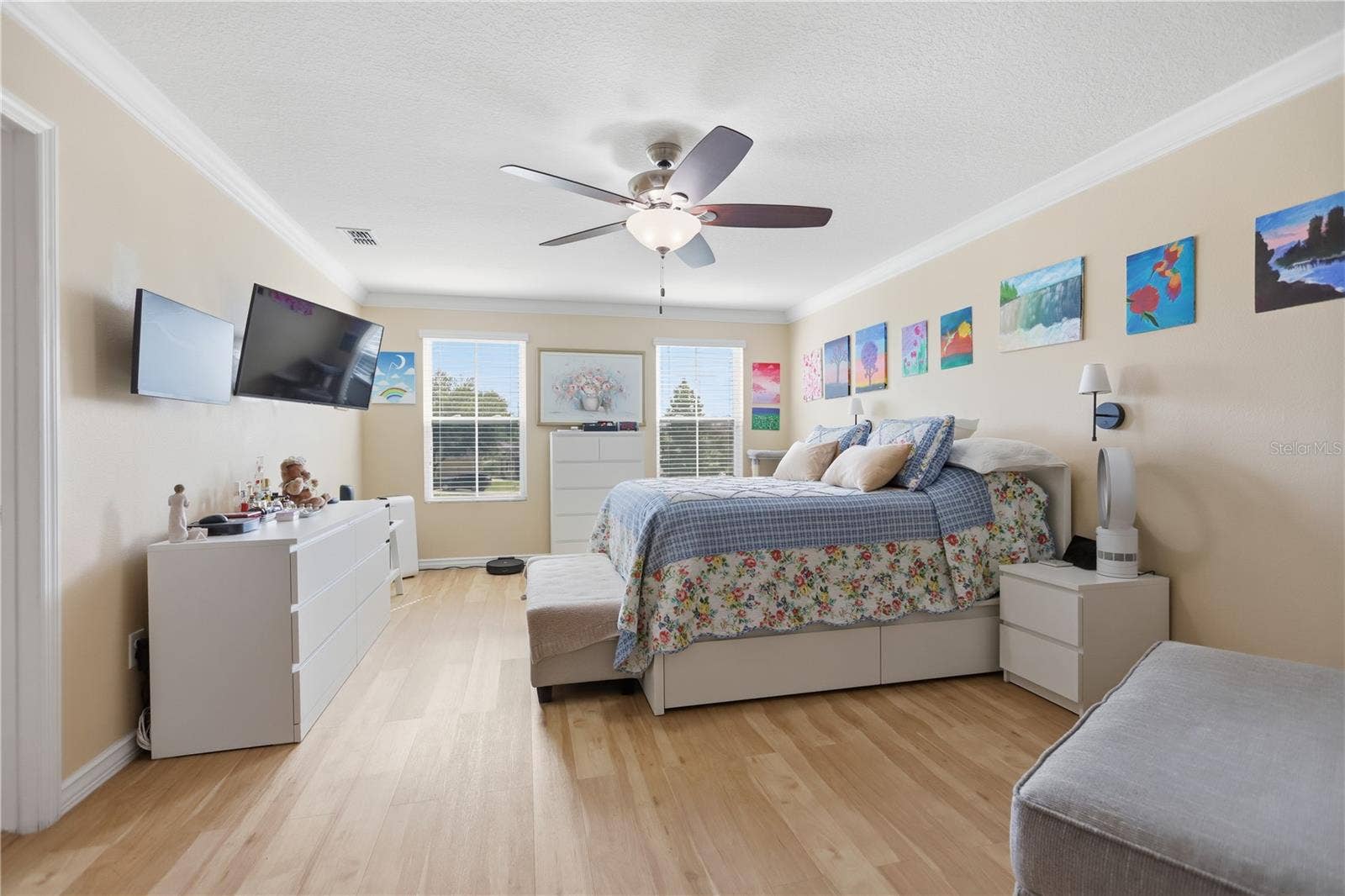 831 OAK HOLLOW LOOP, Deland, FL 32724