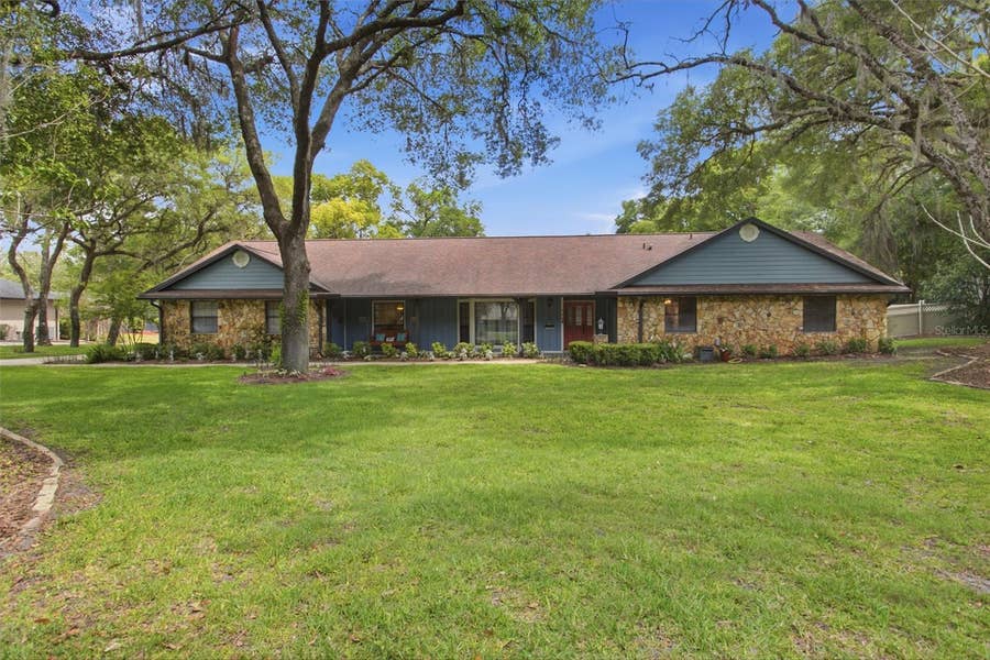 Property photo for 128 W GREENTREE LANE, Lake Mary, FL