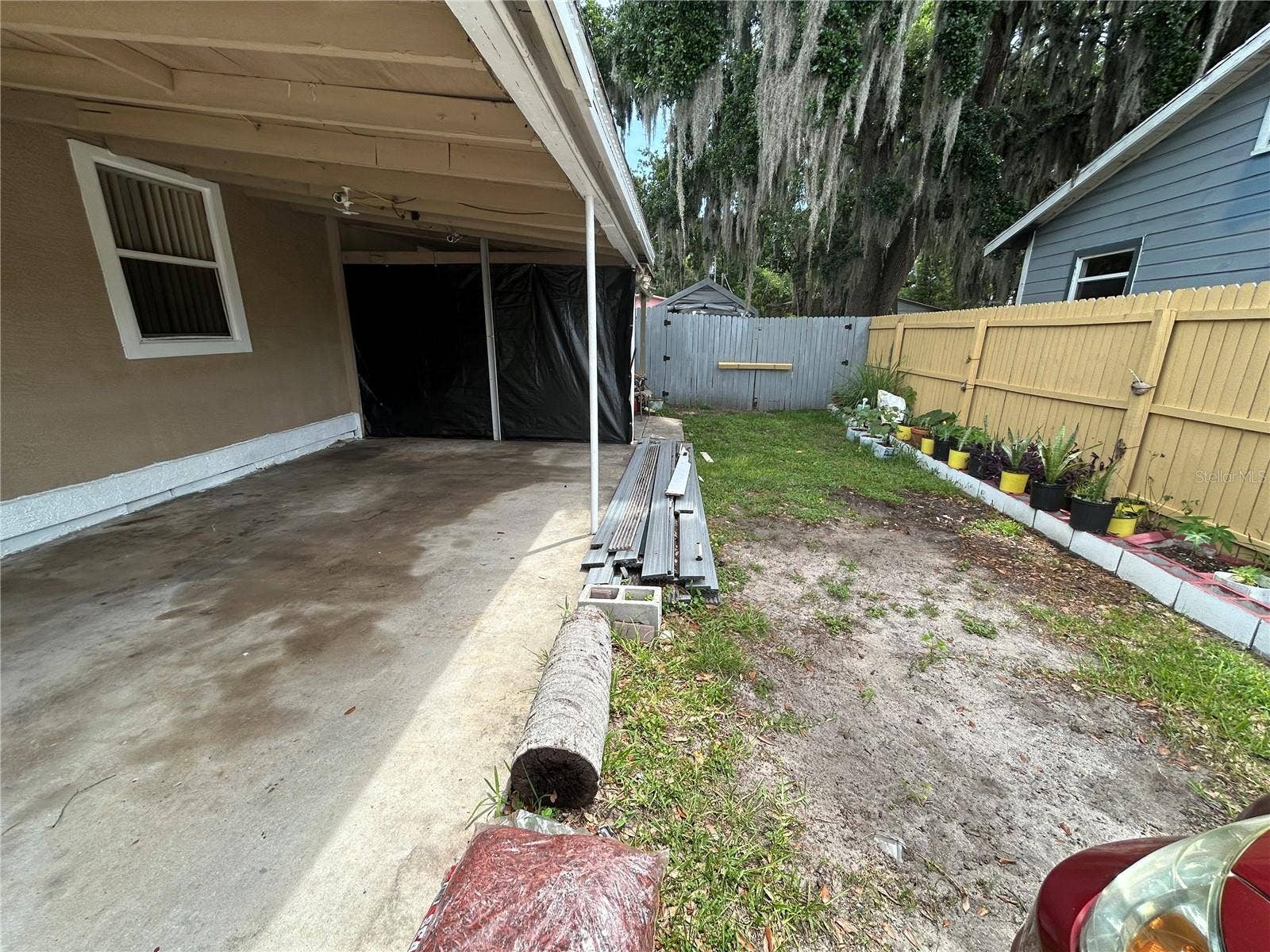 629 HOLMES AVENUE, Daytona Beach, FL 32114 front yard
