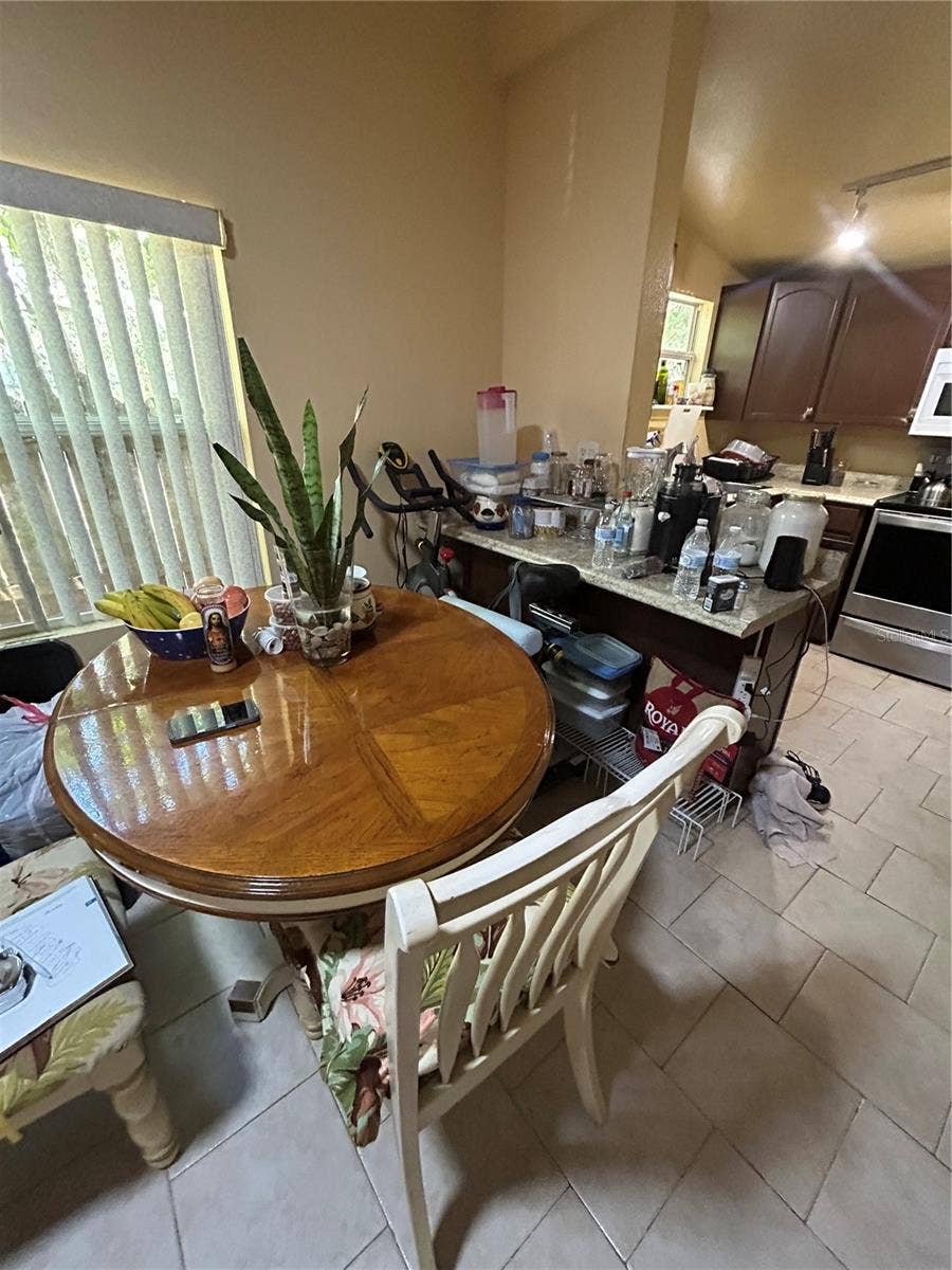 629 HOLMES AVENUE, Daytona Beach, FL 32114 Dining