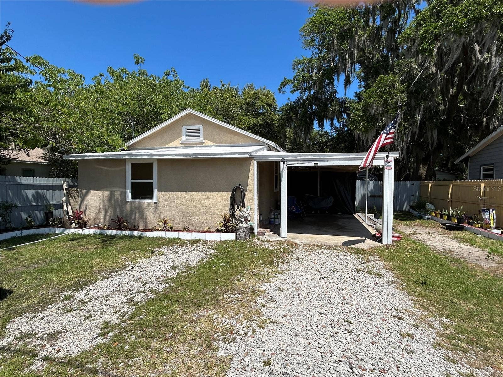 629 HOLMES AVENUE, Daytona Beach, FL 32114 Front of home.