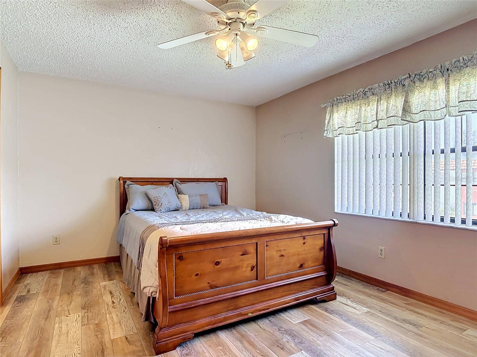 910 BIG TREE ROAD, #12-4, South Daytona, FL 32119 910 BIG TREE ROAD, #12-4, South Daytona, FL 32119