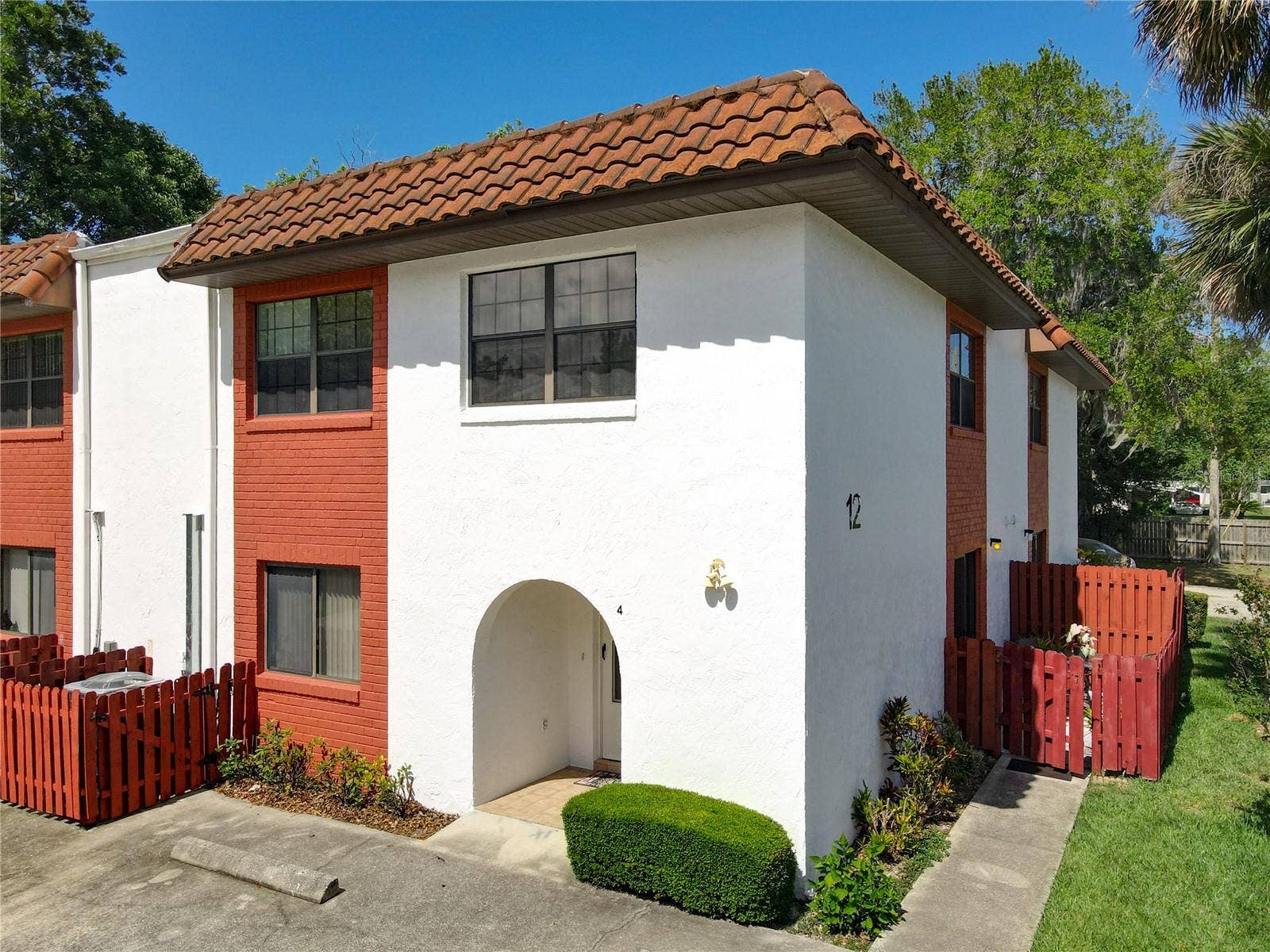 910 BIG TREE ROAD, #12-4, South Daytona, FL 32119 Front Exterior
