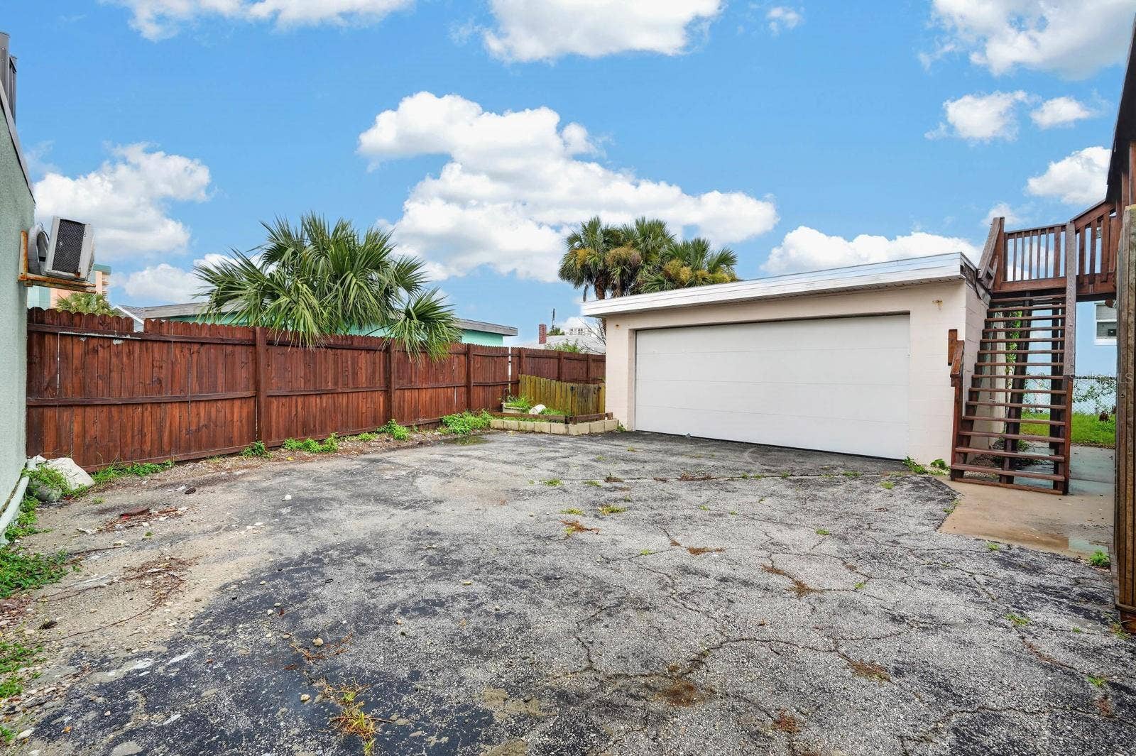 2005 SCHULTE AVENUE, Daytona Beach, FL 32118