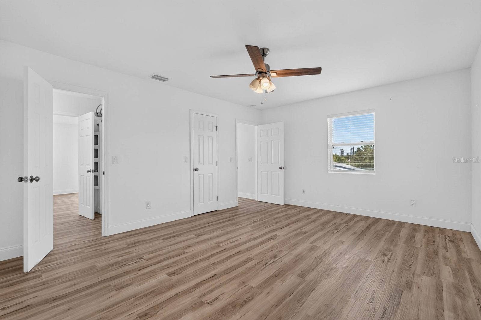 2005 SCHULTE AVENUE, Daytona Beach, FL 32118