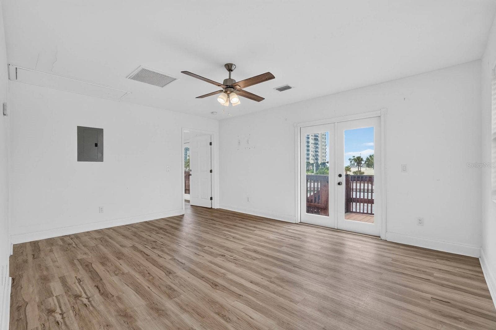 2005 SCHULTE AVENUE, Daytona Beach, FL 32118