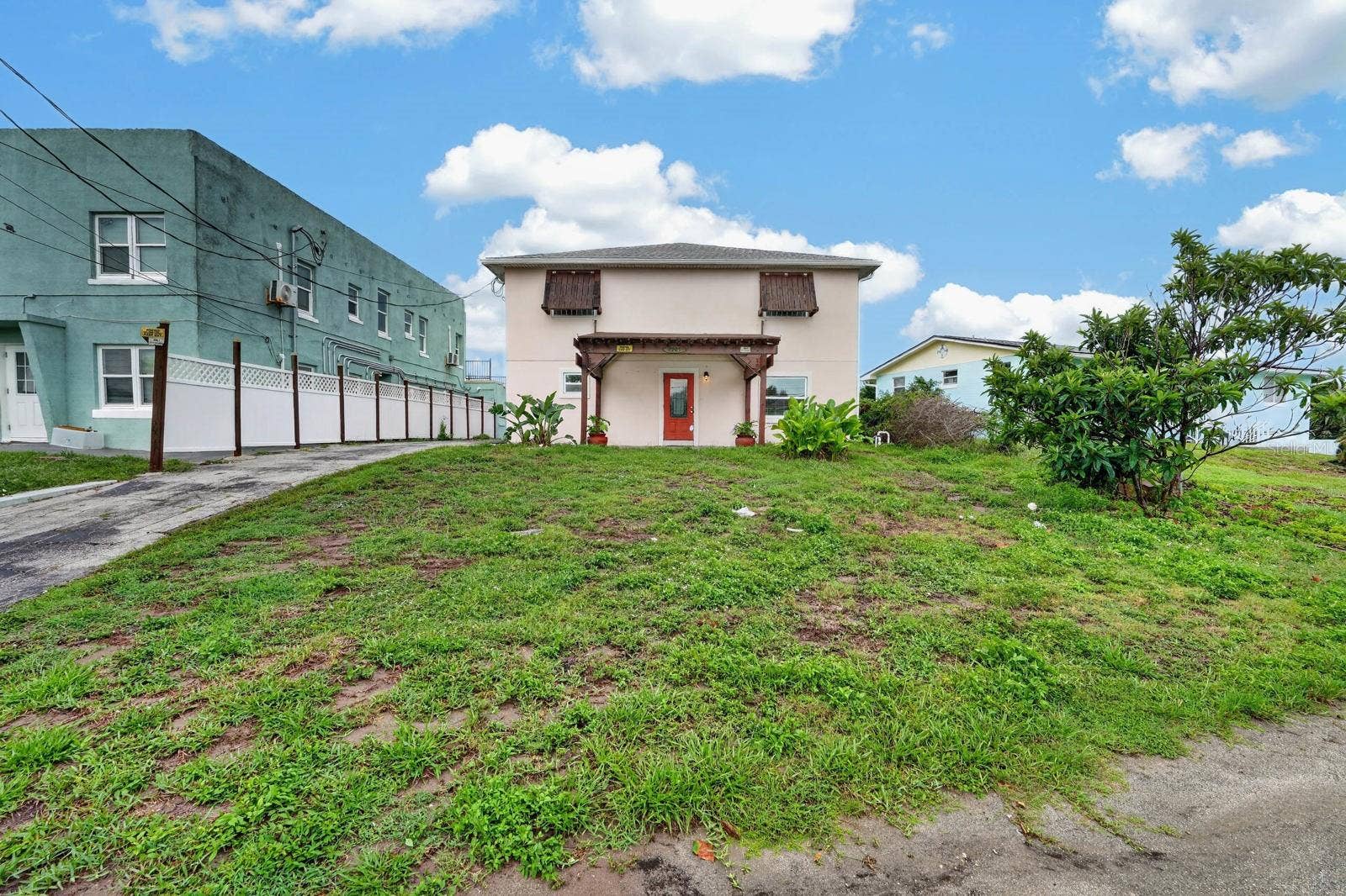 2005 SCHULTE AVENUE, Daytona Beach, FL 32118