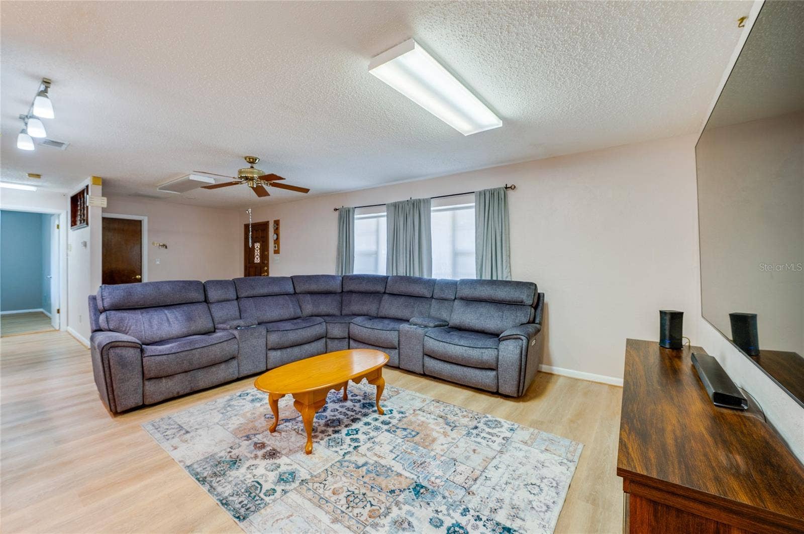 667 GEORGE MILLER CIRCLE, Port Orange, FL 32127 Living room