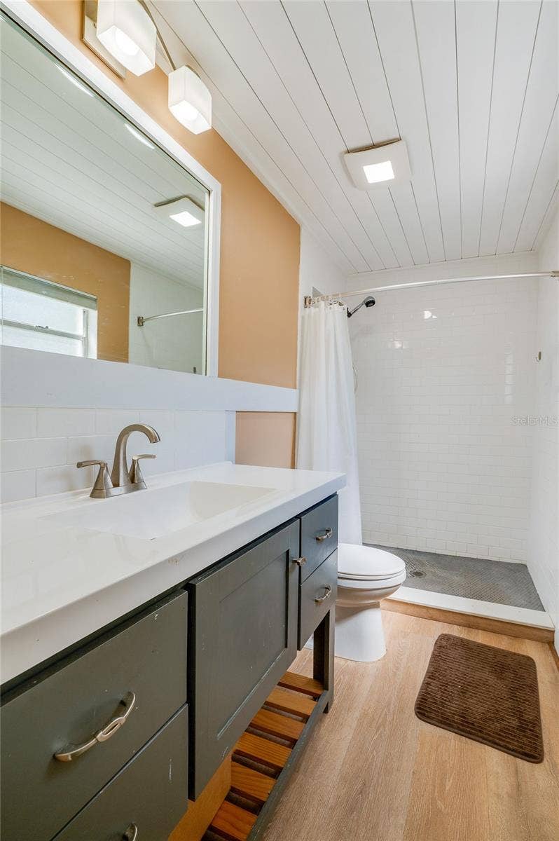 667 GEORGE MILLER CIRCLE, Port Orange, FL 32127 Primary bathroom
