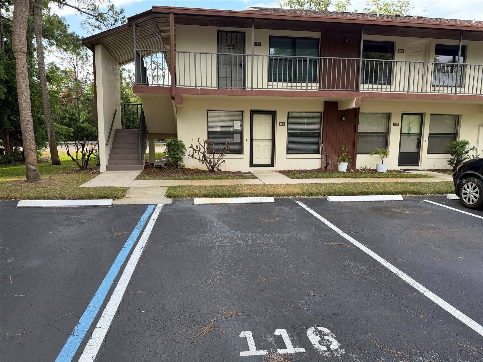 112 LACOSTA LANE, #116, Daytona Beach, FL 32114 End Unit