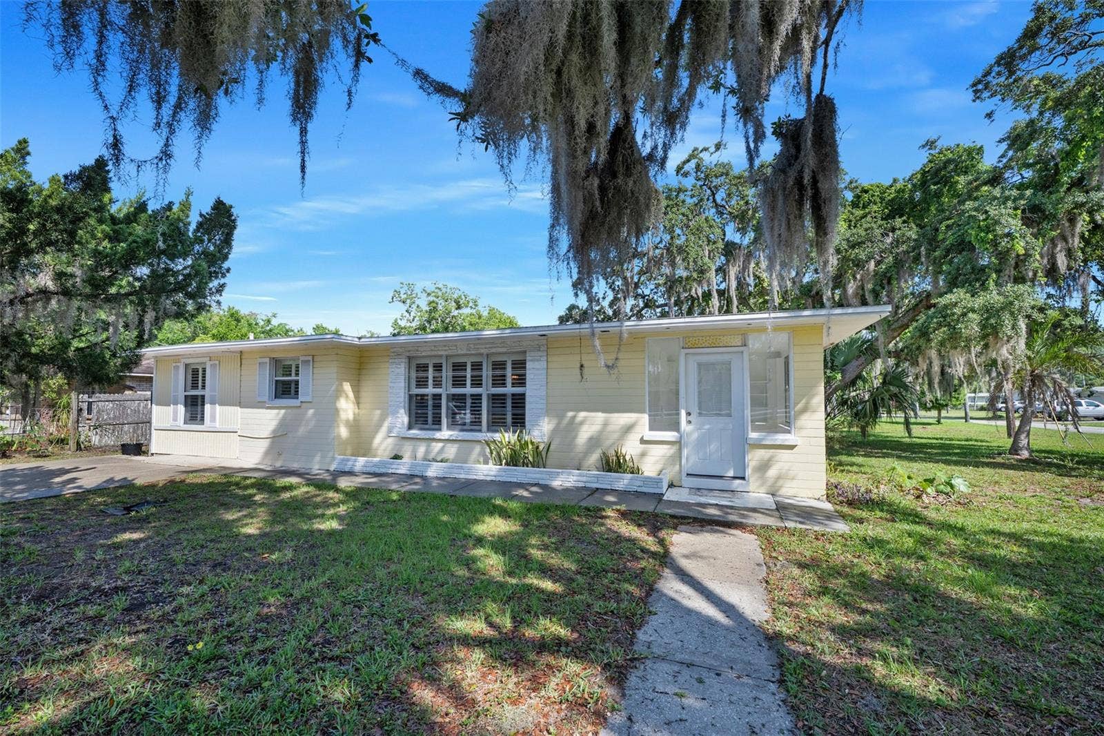 183 HERNANDEZ AVENUE, Ormond Beach, FL 32174 Front of home