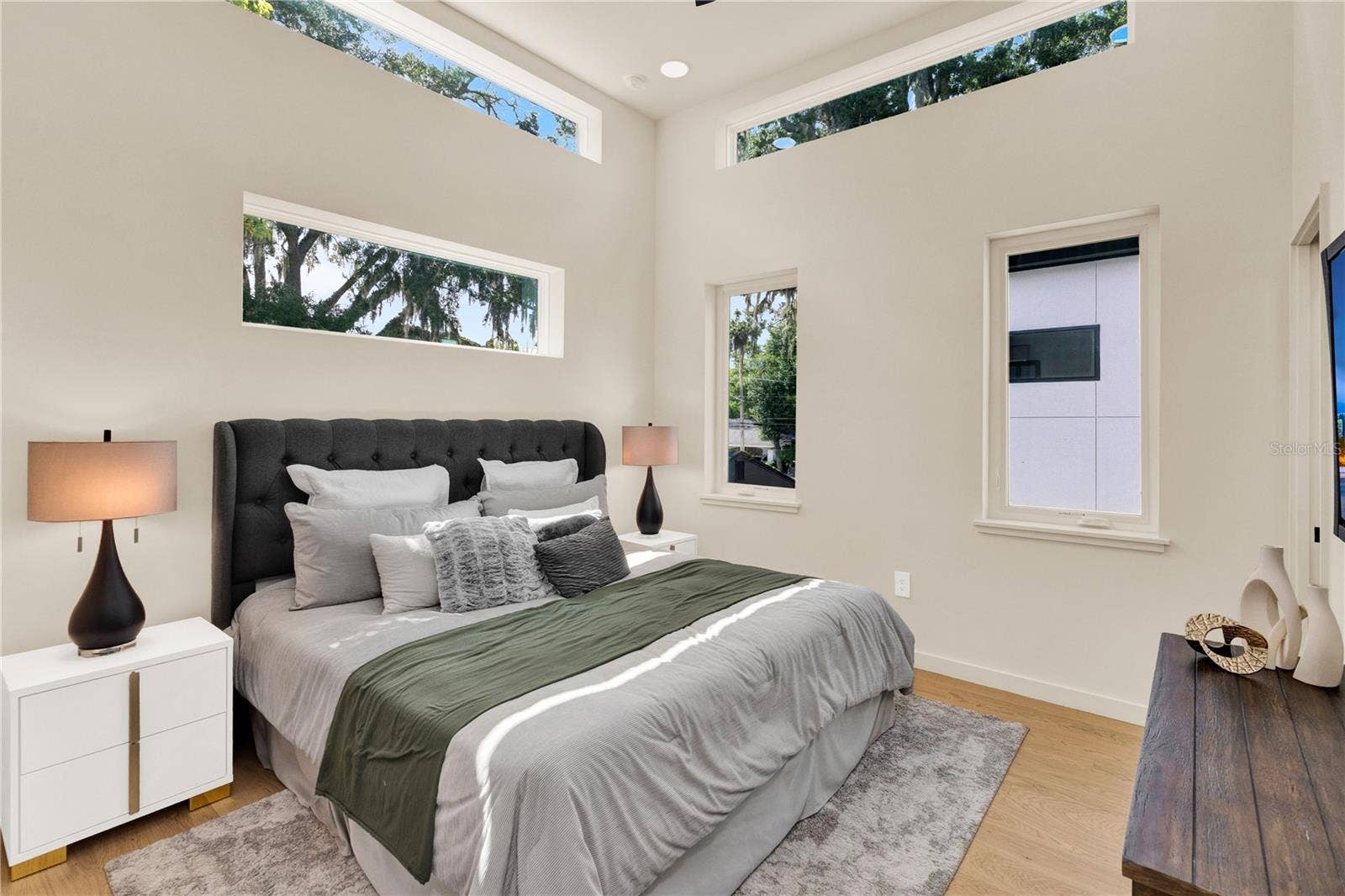 102 W PRINCETON STREET, Orlando, FL 32804 102 W PRINCETON STREET, Orlando, FL 32804