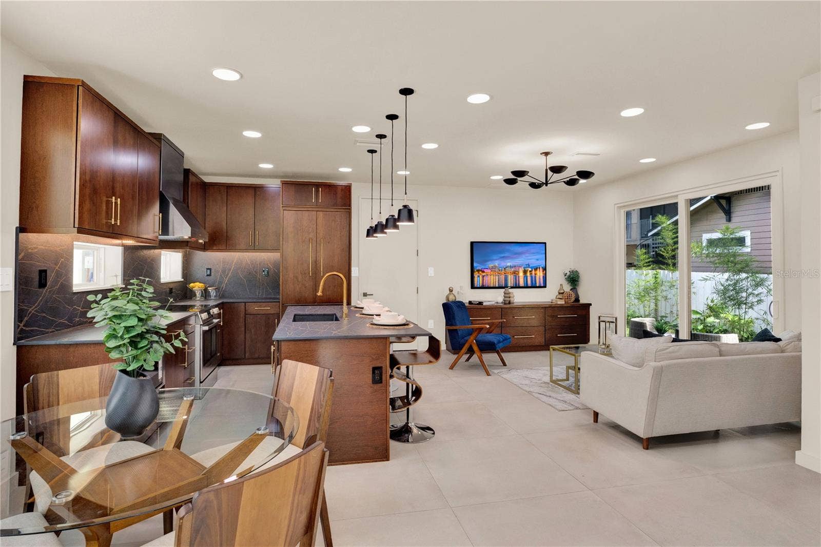 102 W PRINCETON STREET, Orlando, FL 32804 102 W PRINCETON STREET, Orlando, FL 32804